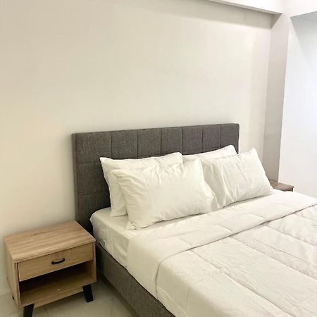 Burgundy Guest Suite Manilla Buitenkant foto