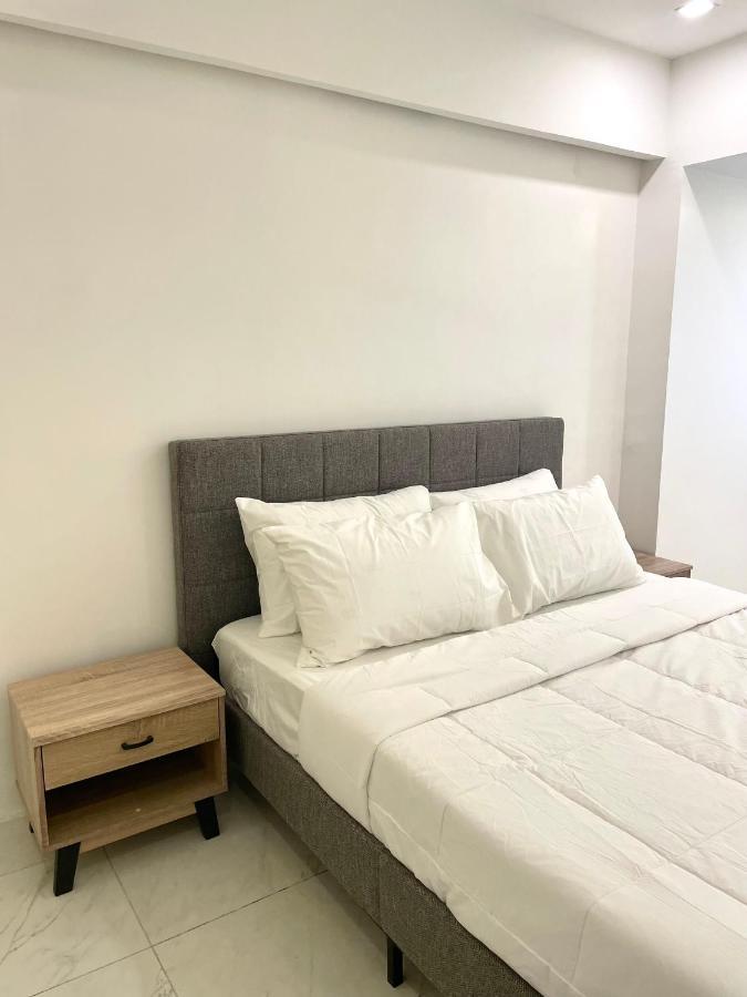 Burgundy Guest Suite Manilla Buitenkant foto