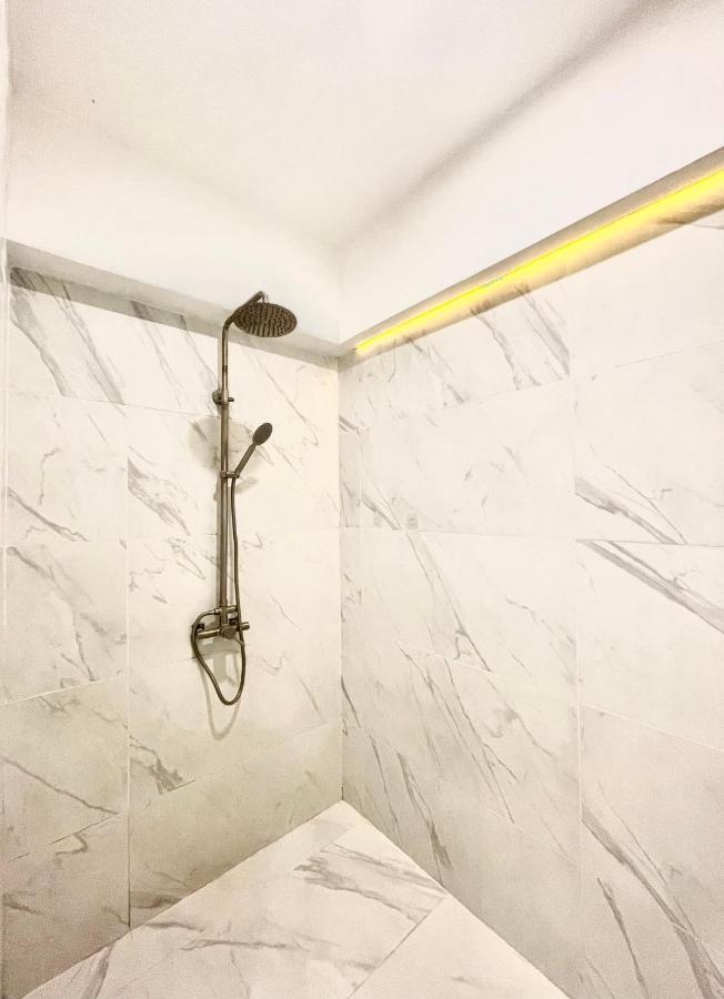 Burgundy Guest Suite Manilla Buitenkant foto